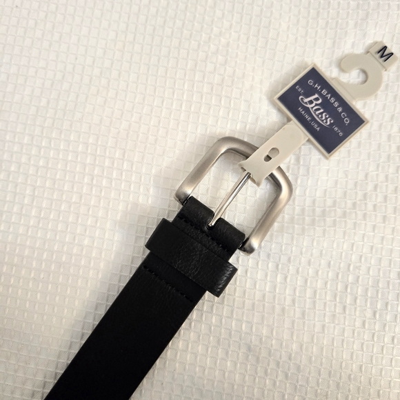 Bass & Co Leather Belt Sz M Plain Solid Dress Silver Buckle - Picture 4 of 7